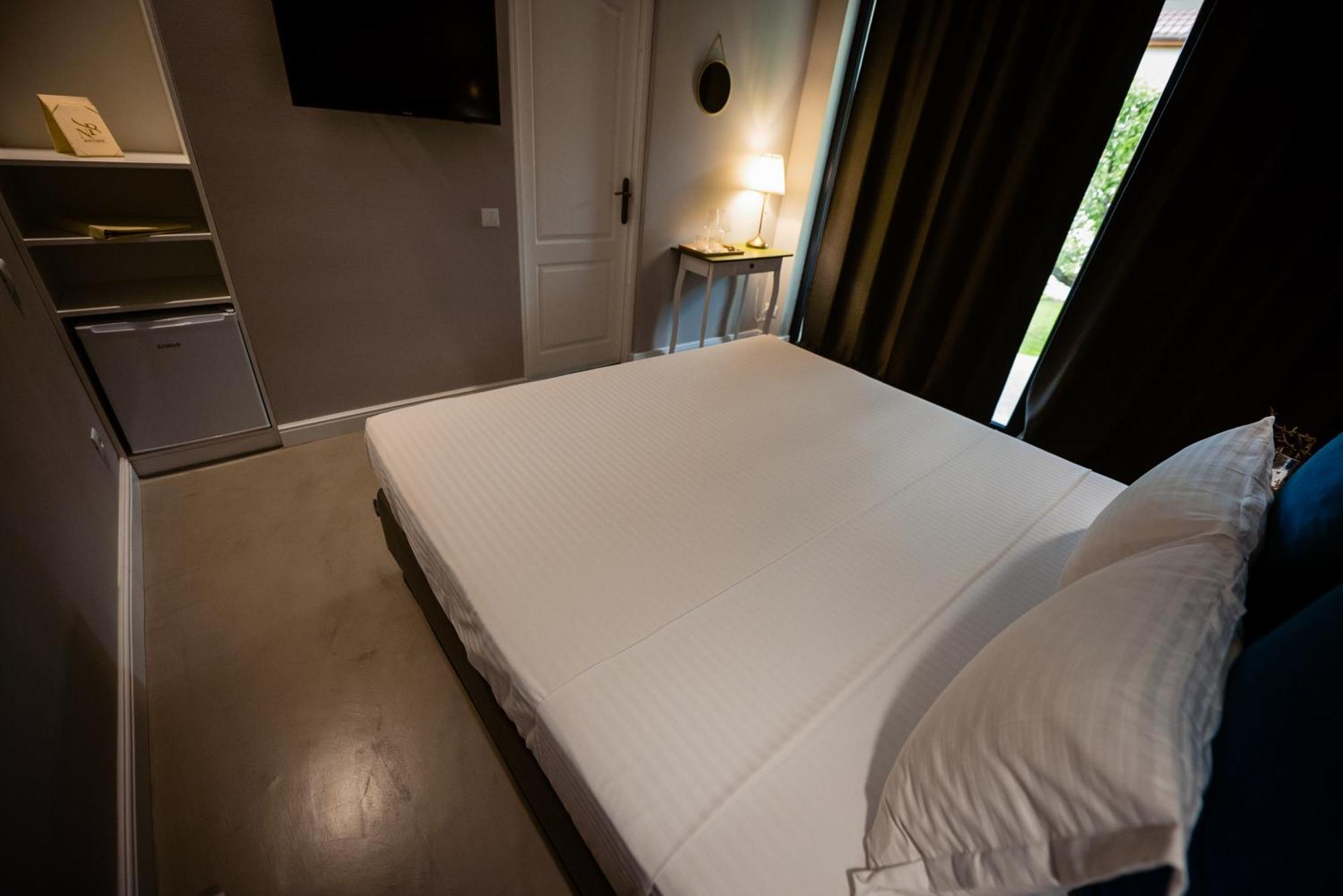 Nb Boutique Hotell Tuzla Exteriör bild
